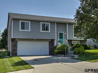 11705 Newport Ave, Omaha, NE 68164