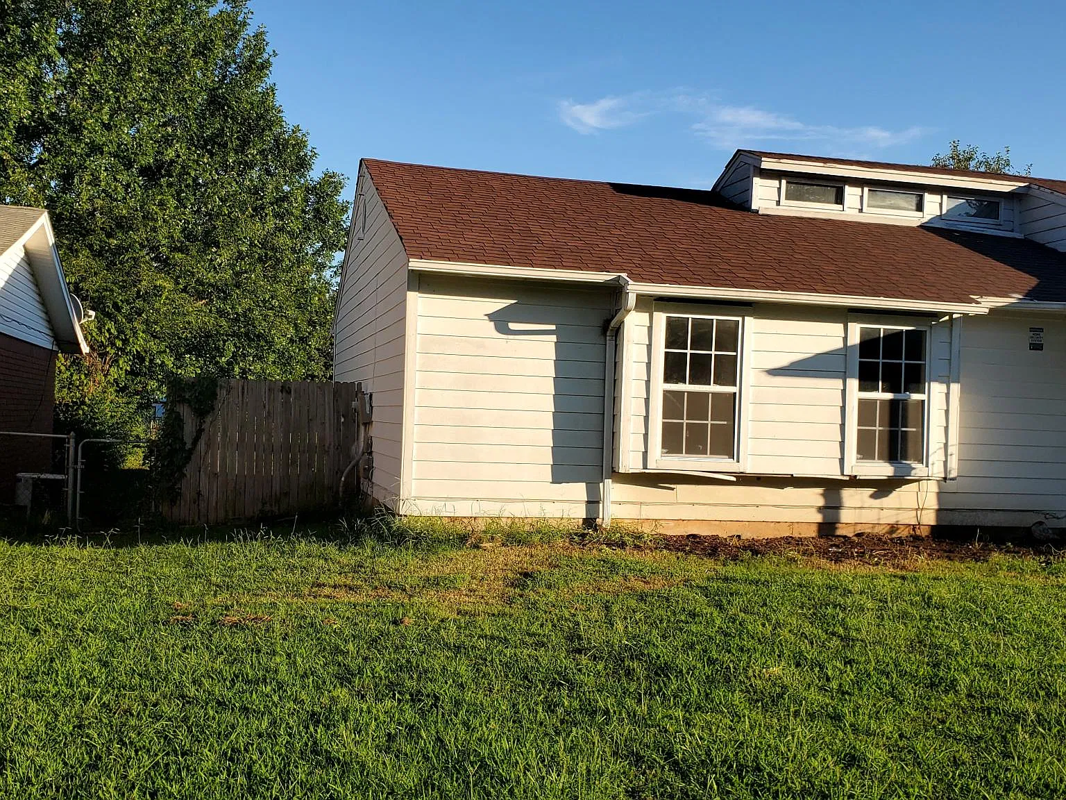 3 bed, 1.5 bath, 1250 sqft, $1,000 — Photo 3