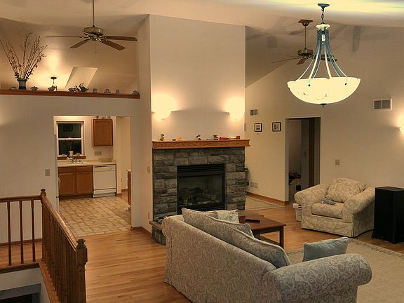 Living room 20x20