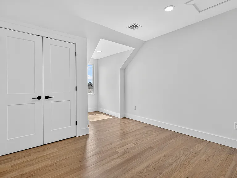 46 Hudson Ave #C — Photo 14
