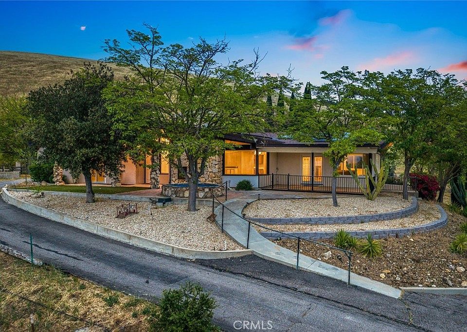 1st image of 3330 S El Pomar Rd