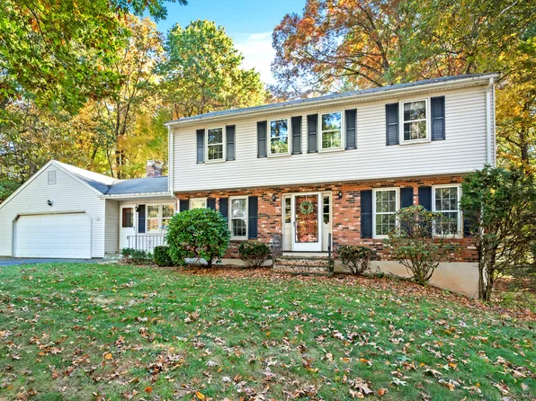 44 Lorraine Road, Manchester, CT 06040