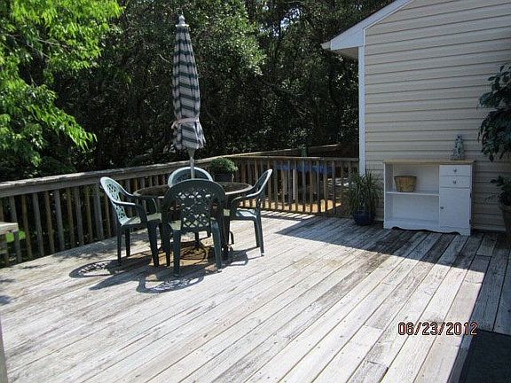 3rd image of 305 Bay Cir