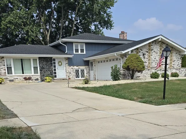 7014 Wilcox Ave, Darien, IL 60561