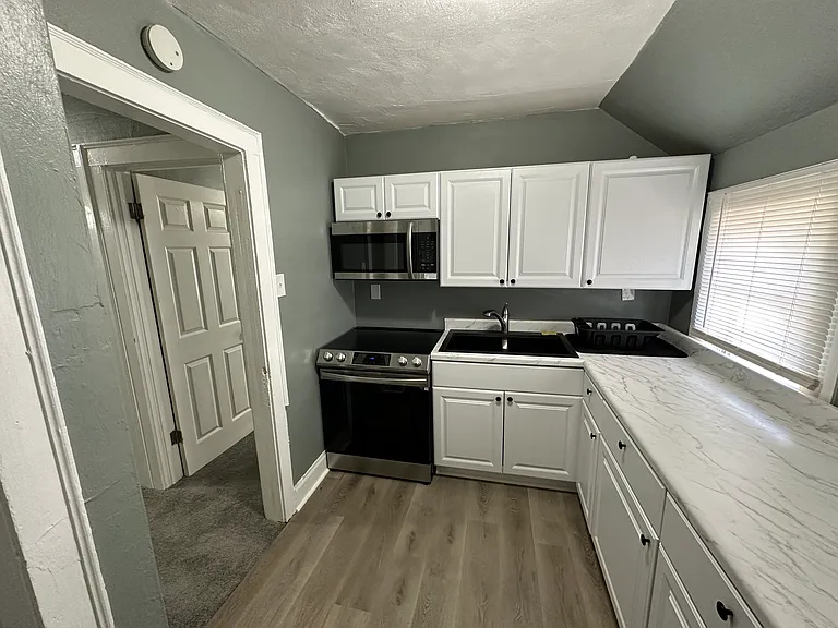91 Cushing St #B — Photo 13