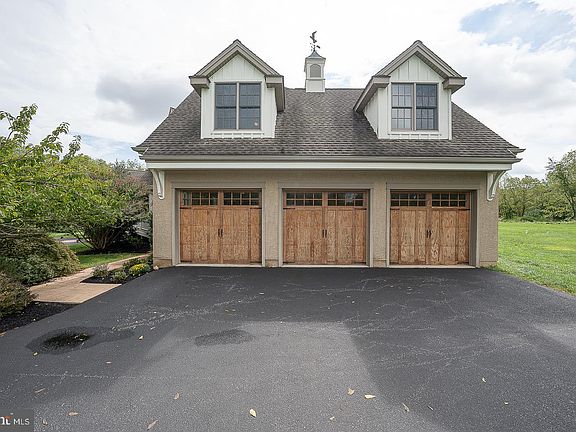 3rd image of 1771 Indian Run Rd