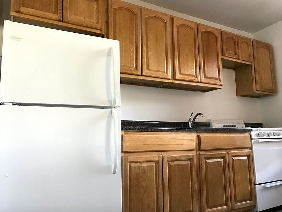 1st image of 18914 Crocheron Ave APT 405