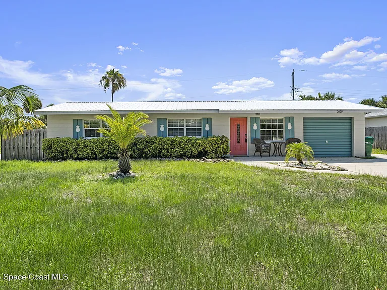 2005 Plumosa Way — Photo 1