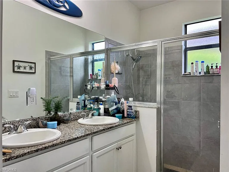 5507 Useppa Dr — Photo 11