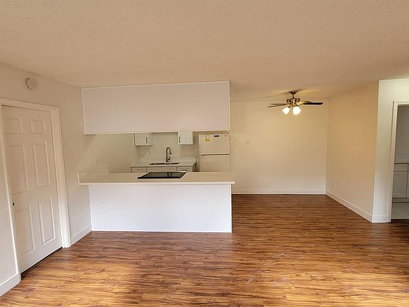 2nd image of 431 E Madison Ave