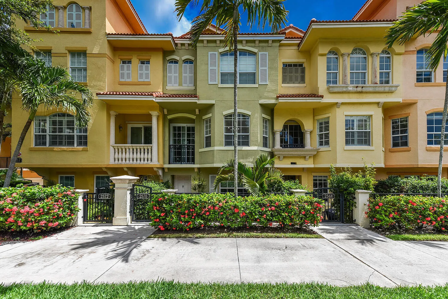 2 bed, 3.5 bath, 2096 sqft, $6,000 — Photo 1