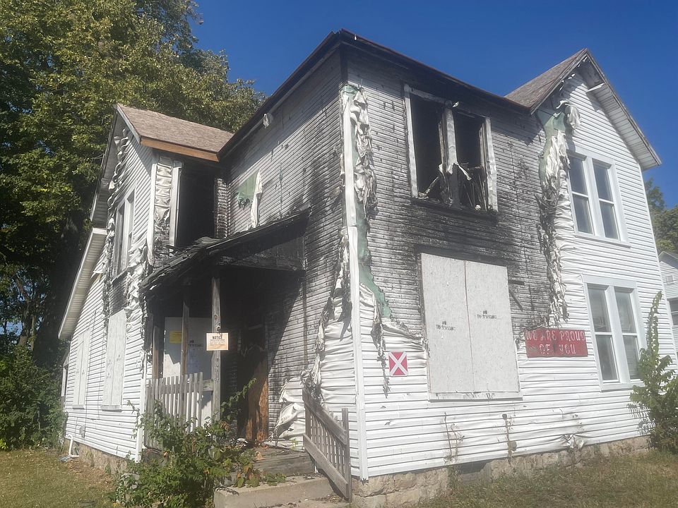 2nd image of 1102 W High St