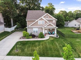 2452 Blarney Stone Dr, Valparaiso, IN 46385