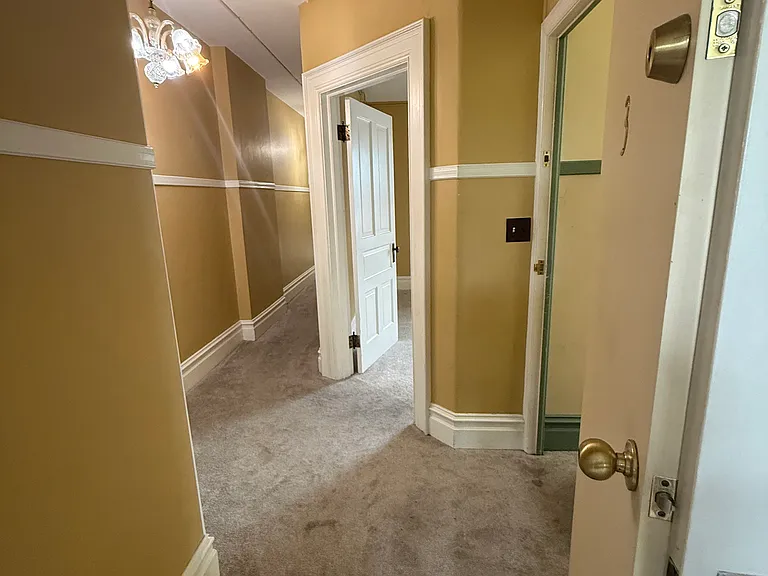 139 N 3rd St #3 — Photo 6