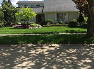 2354 Erickson Dr, Troy, MI 48085
