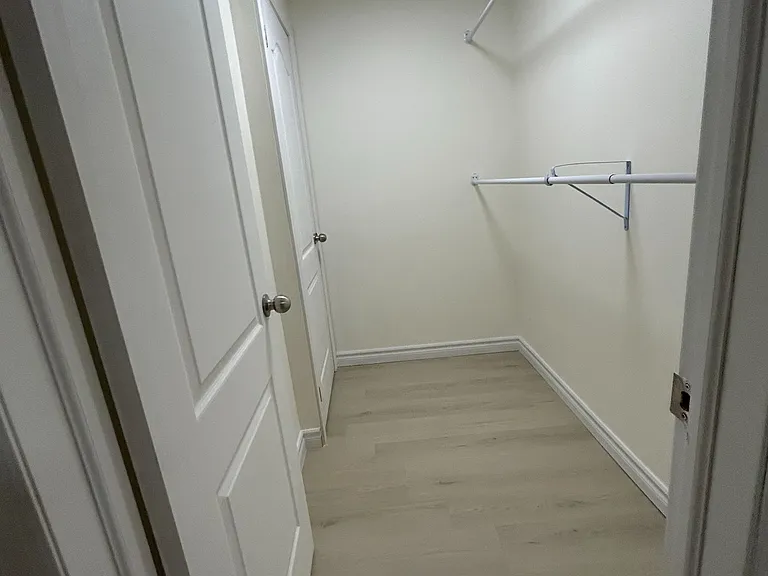33 Jeffrey Nihda Cres #BASEMENT — Photo 9