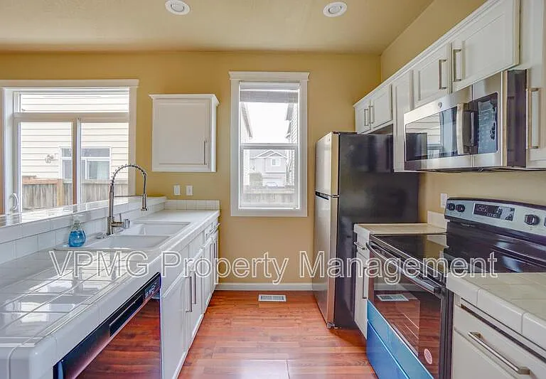 7809 NE 24th Ct — Photo 7