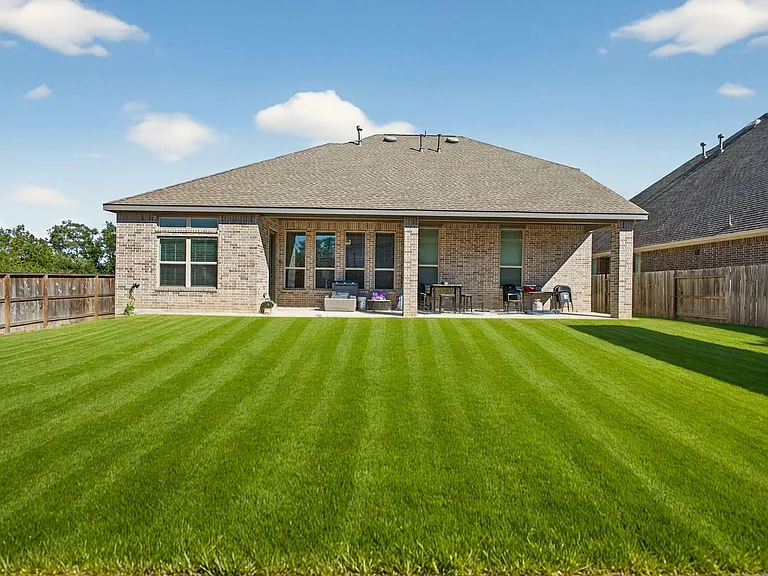 23426 Yaupon Hills Dr — Photo 16