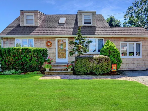 246 N Beech Street, Massapequa, NY 11758