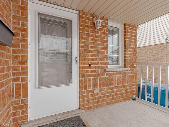 3rd image of 21 Dougall St
