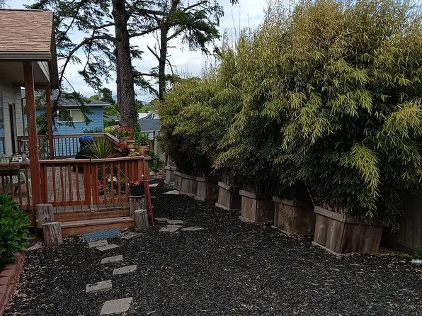 158 NW 55th St, Newport, OR 97365