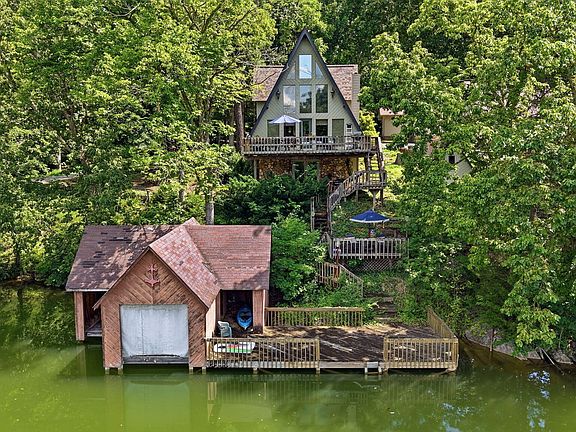 2nd image of 113 Peninsula Dr