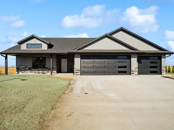 202 Thompson Ct, Delhi, IA 52223