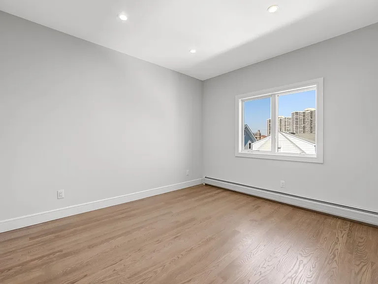 39 Washington Ave — Photo 16