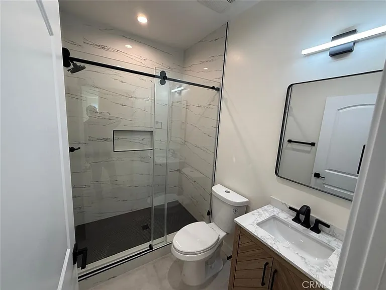 8603 Delco Ave — Photo 36