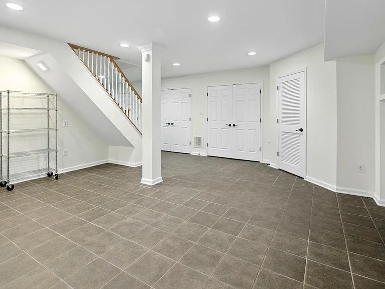 3643 Jenifer St NW — Photo 44