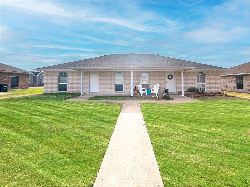 1st image of 906 Camellia Ct