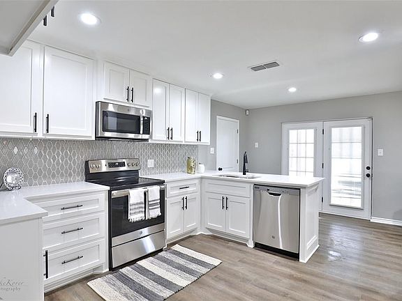 2nd image of 2709 Meadow Lake Dr