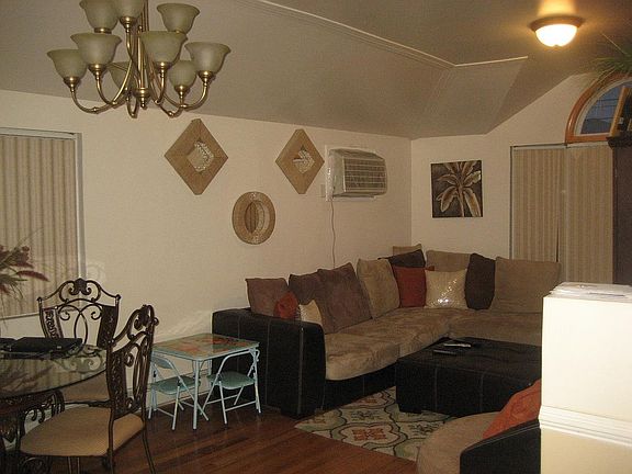 2nd image of 9511 Avenue
