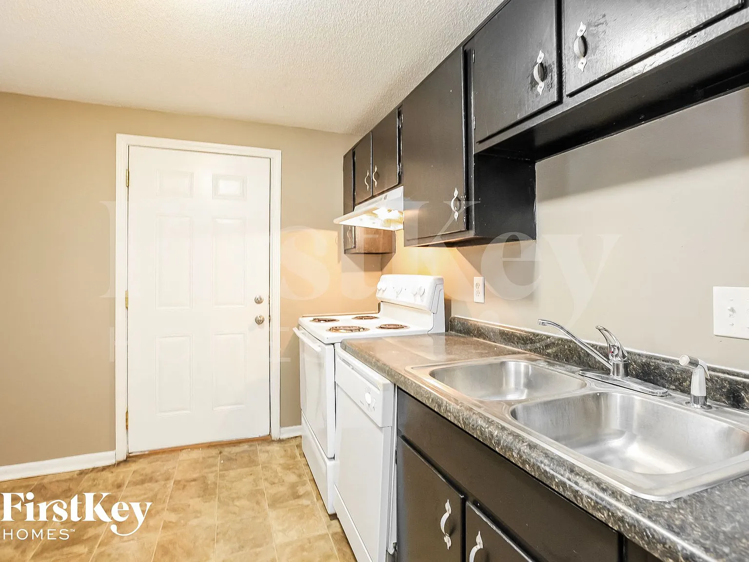 4 bed, 2.0 bath, 1788 sqft, $2,005 — Photo 4