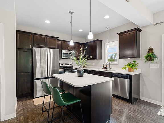 4th image of 3008 SE Glenstone Dr