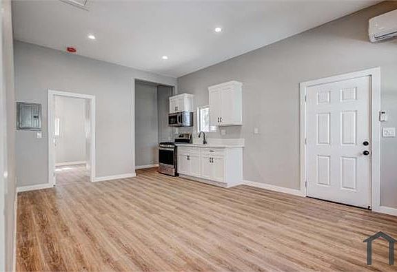 3rd image of 1435 W 2nd St #1435