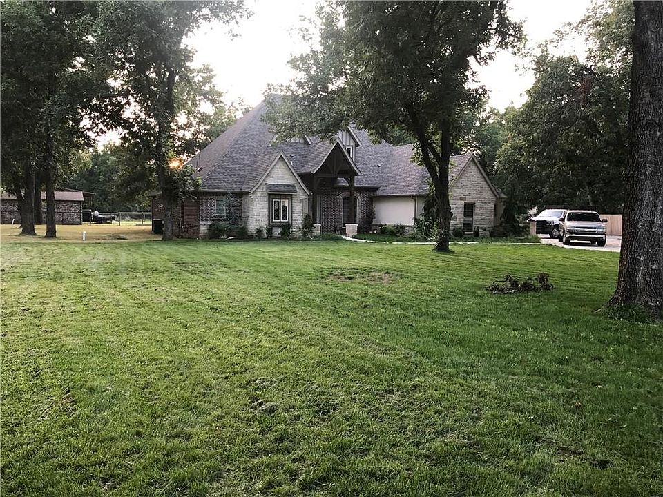 1st image of 1427 N Purdue Ave