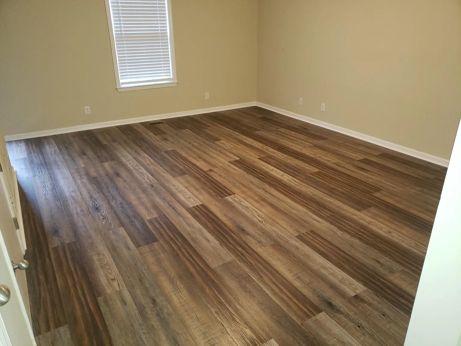 2 bed, 1.5 bath, 1050 sqft, $1,250 — Photo 2