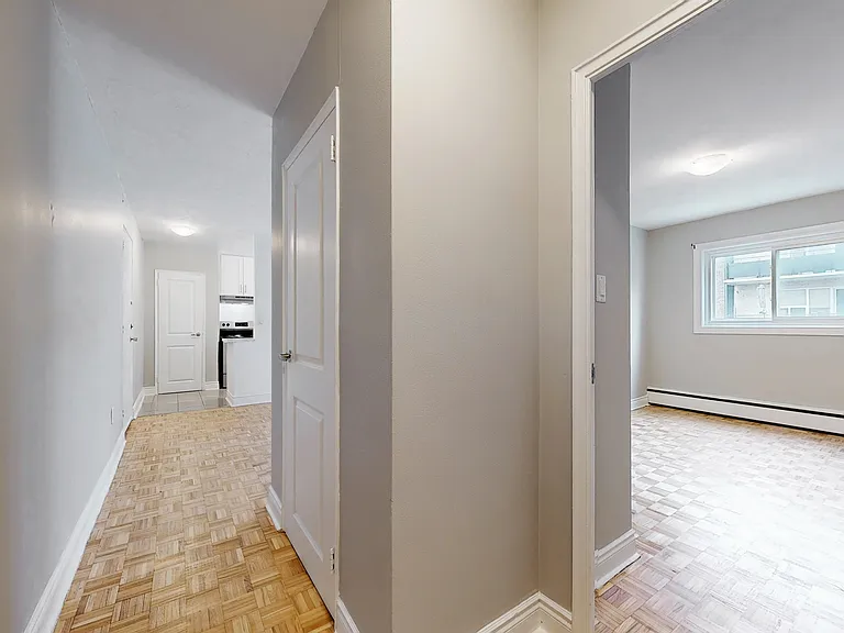 296 Grenfell St — Photo 8