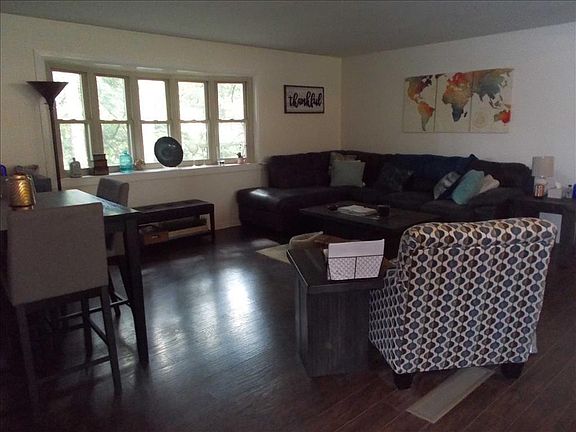 2nd image of 1157 Summit Dr
