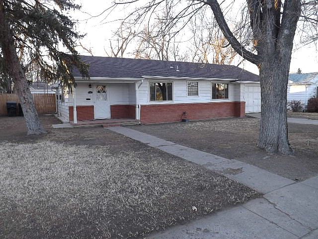 1st image of 903 Lowell Dr