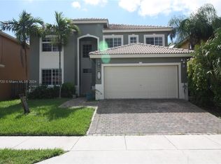 8908 SW 211th Ln, Cutler Bay, FL 33189