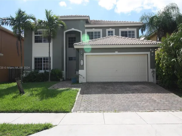 8908 SW 211th Ln, Cutler Bay, FL 33189