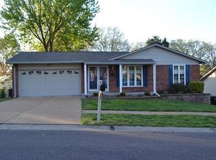 2735 Chalet Forest Dr, Saint Louis, MO 63129