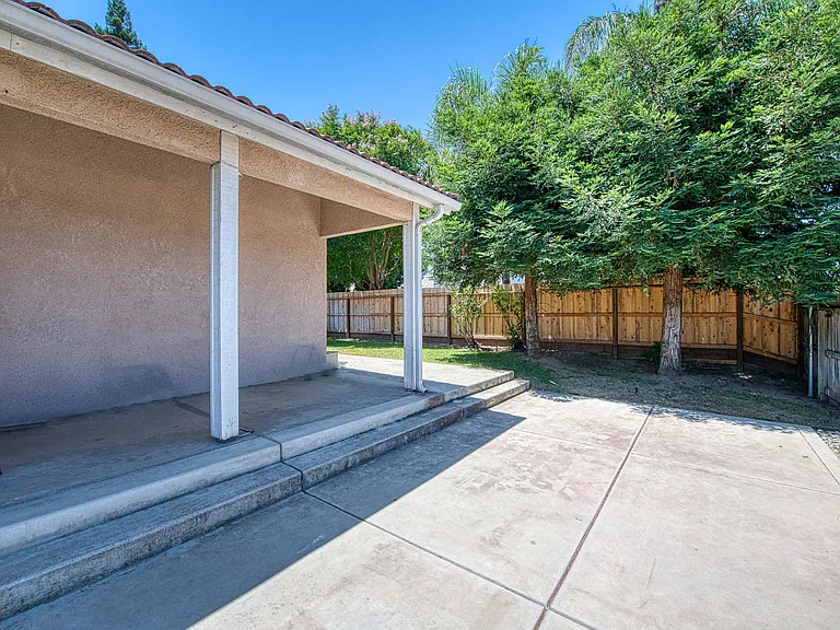 6053 N Mitre Ave — Photo 36