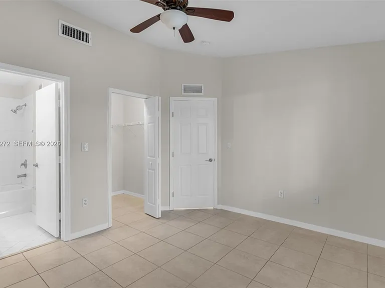 1241 SE 29th St #202-27 — Photo 11
