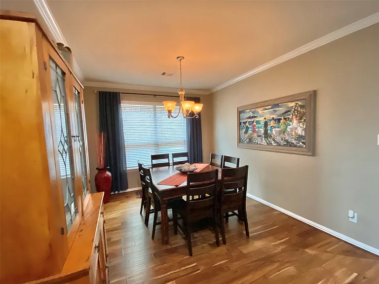 110 N Hawkhurst Cir — Photo 8