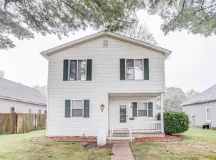 210 E Elm St, Gillespie, IL 62033