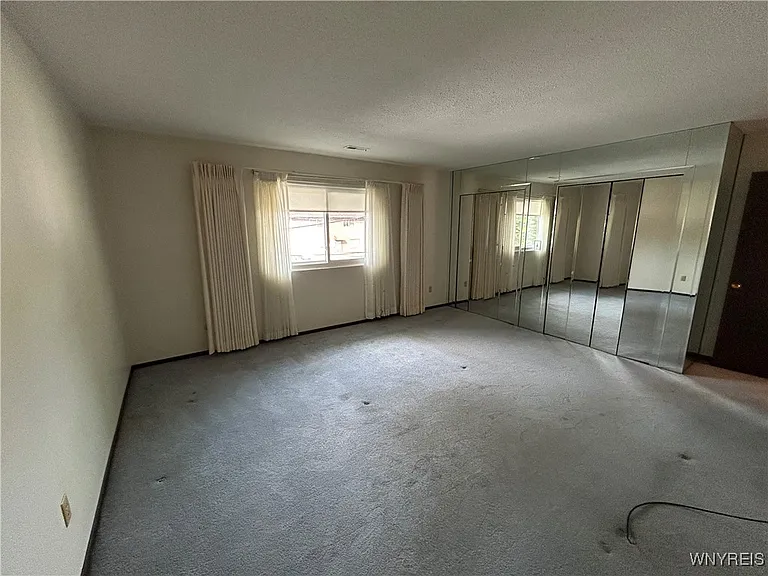 186 Peppertree Dr — Photo 10