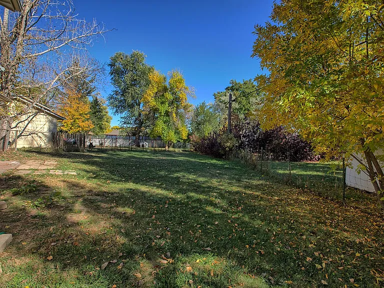 1909 McAllister Ct — Photo 4